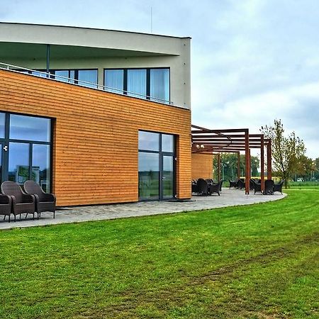 Ostrožská Nová Ves Hotel Golf Jezera מראה חיצוני תמונה
