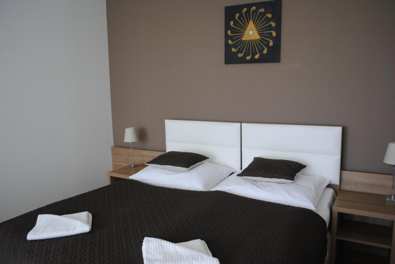Ostrožská Nová Ves Hotel Golf Jezera מראה חיצוני תמונה