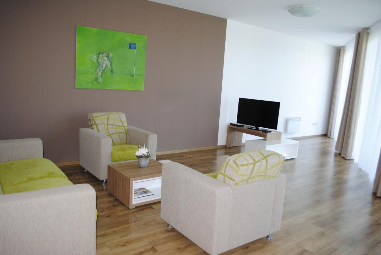 Ostrožská Nová Ves Hotel Golf Jezera מראה חיצוני תמונה