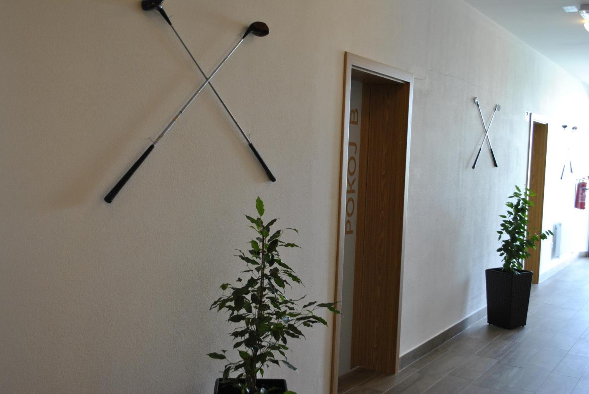 Ostrožská Nová Ves Hotel Golf Jezera מראה חיצוני תמונה